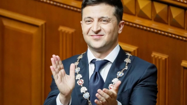 Зеленский внёс в Раду законопроект о люстрации Порошенко