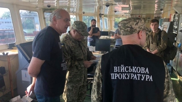 Сотрудники СБУ говорили с моряками задержанного танкера по-русски