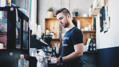 В Крыму можно будет обналичить деньги на кассах в магазинах