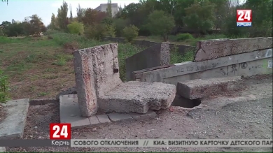 В Керчи возьмутся за ремонт бесхозного пешеходного моста