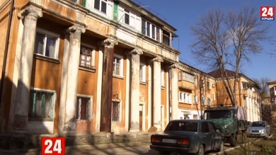 Жители одного из общежитий Керчи жалуются на некачественный ремонт в здании