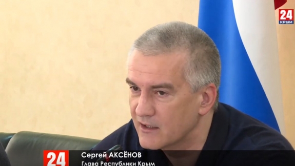 Глава Крыма поручил проредить торговые места на рынках, чтобы не образовывались очереди