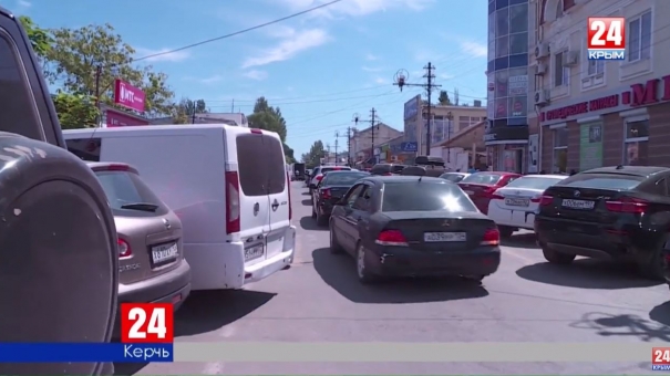 Парковка возле центрального рынка в Керчи станет платной