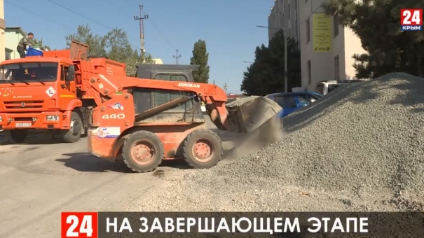 Строители завершают обустройство пешеходных зон в посёлке Давыдовка