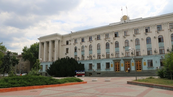 Социальная поддержка населения и защита прав предпринимателей: о чём говорили на заседании Совета министров Крыма?