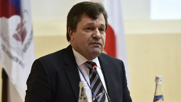 Политик из Германии смог оплатить номер в крымском отеле банковской картой